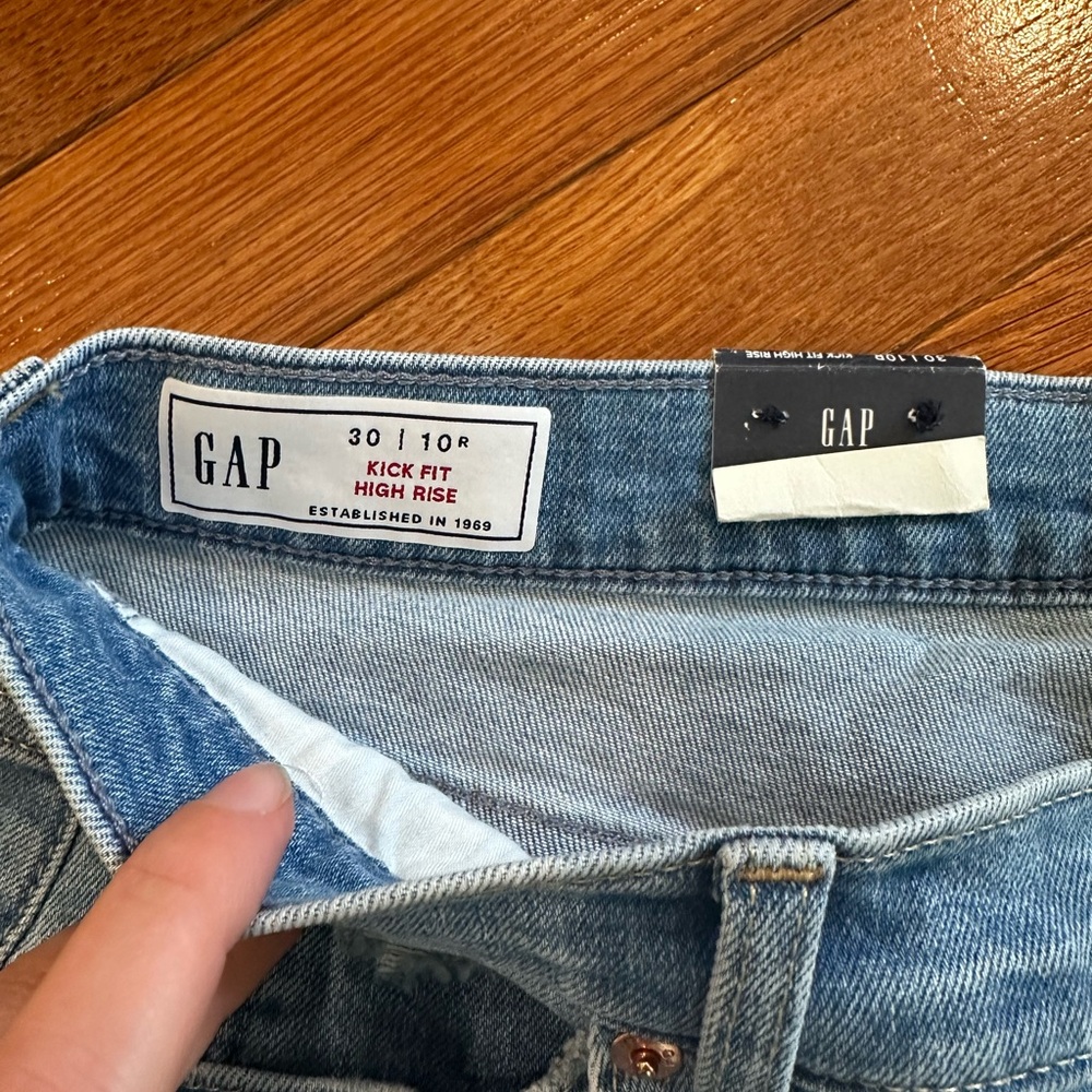 🎉 NWT 🎉 GAP Kick Fit Flare High Rise Capri Jeans Size 30/10 - Picture 6 of 7